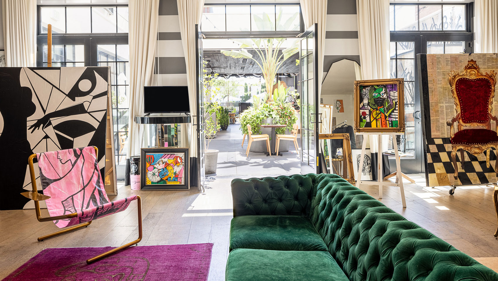 drawing room courtyard